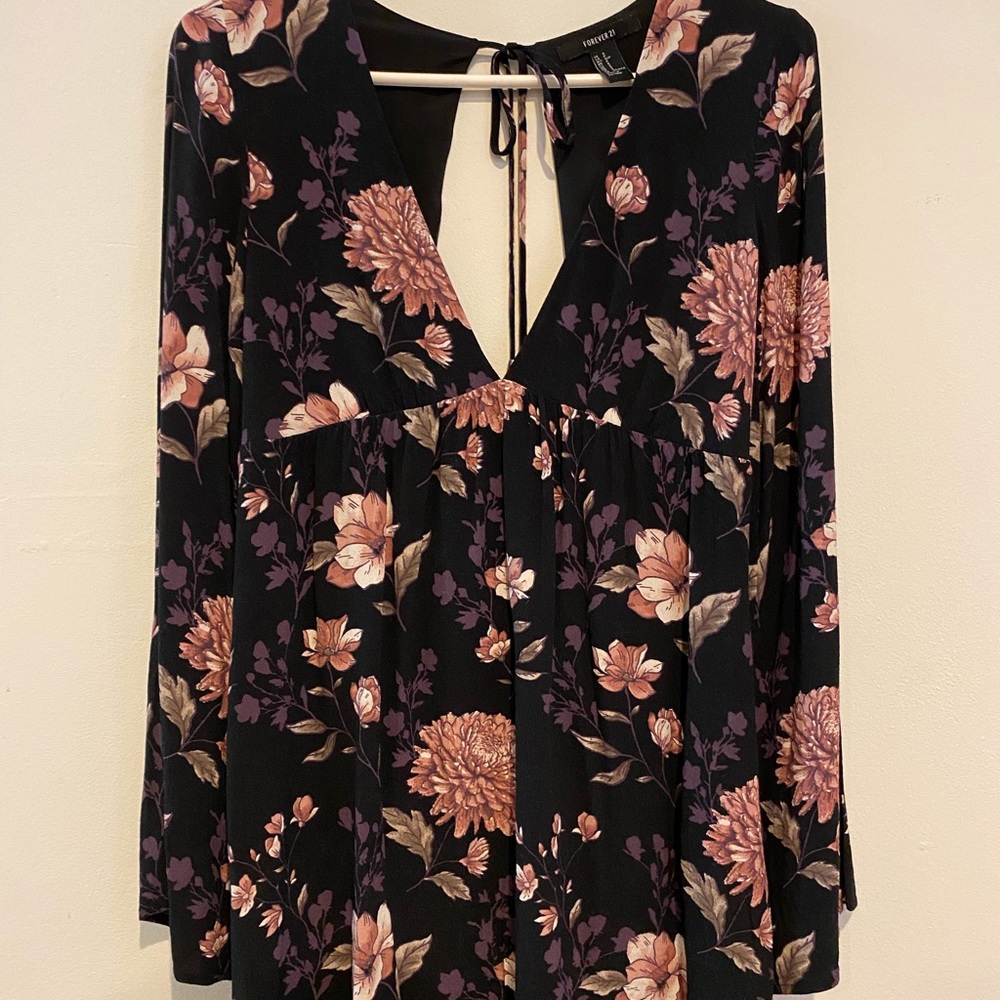 FOREVER 21 Long Sleeve Dress. Size Small. Excellent Pre-owned condition